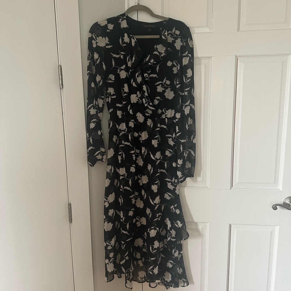 Banana Republic Black Floral Long Sleeve Wrap Midi Dress